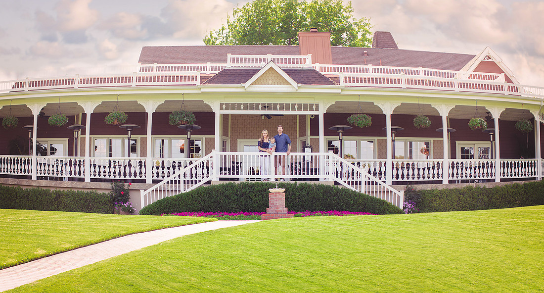 family photographer at the Grand Tradition in Fallbrook, CA
